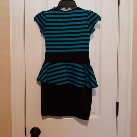 Dress - Picture 3 of 3